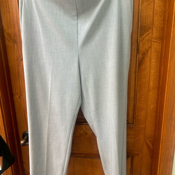 Ann Taylor high rise side zip ankle suit pant, curvy fit in light gray 16 - Picture 3 of 6